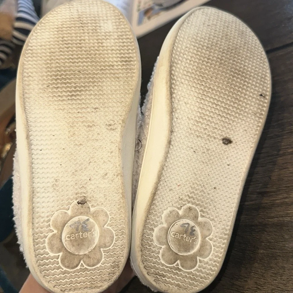 Carter's Adorable Llama Shoes size 12 LIKE‎ NEW